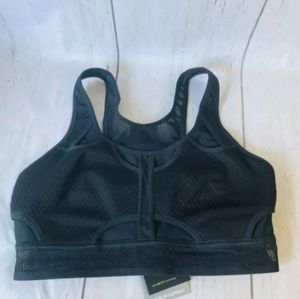 NWOT Nike Women's Swoosh UltraBreathe Medium-Support Non Paddded Sports Bra SZ M